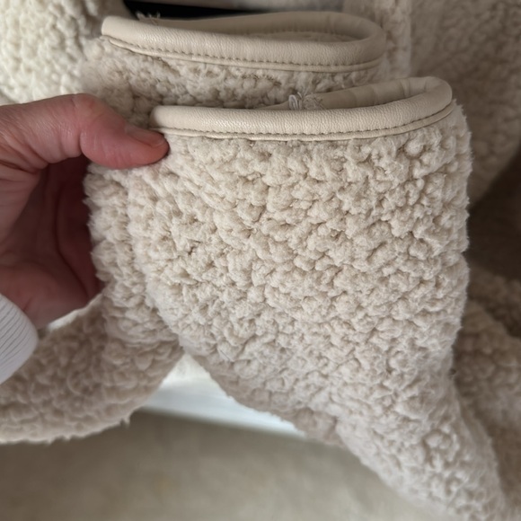 Express Puff shoulder fleece jacket ❄️ - Picture 3 of 5